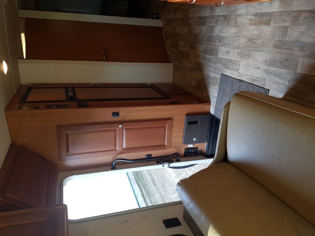 32 foot class a motorhome rental ontario canada rolling vacations